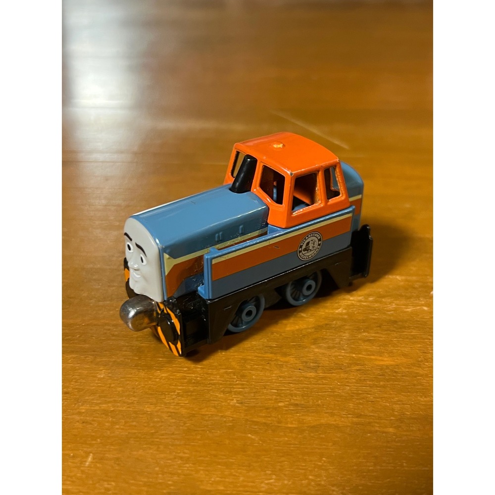 Thomas & Friends Take-n-Play Den Diesel Engine Diecast Magnetic Train Toy